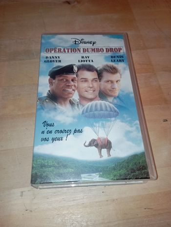 VHS Opération Dumbo drop