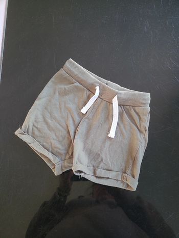 Short kaki