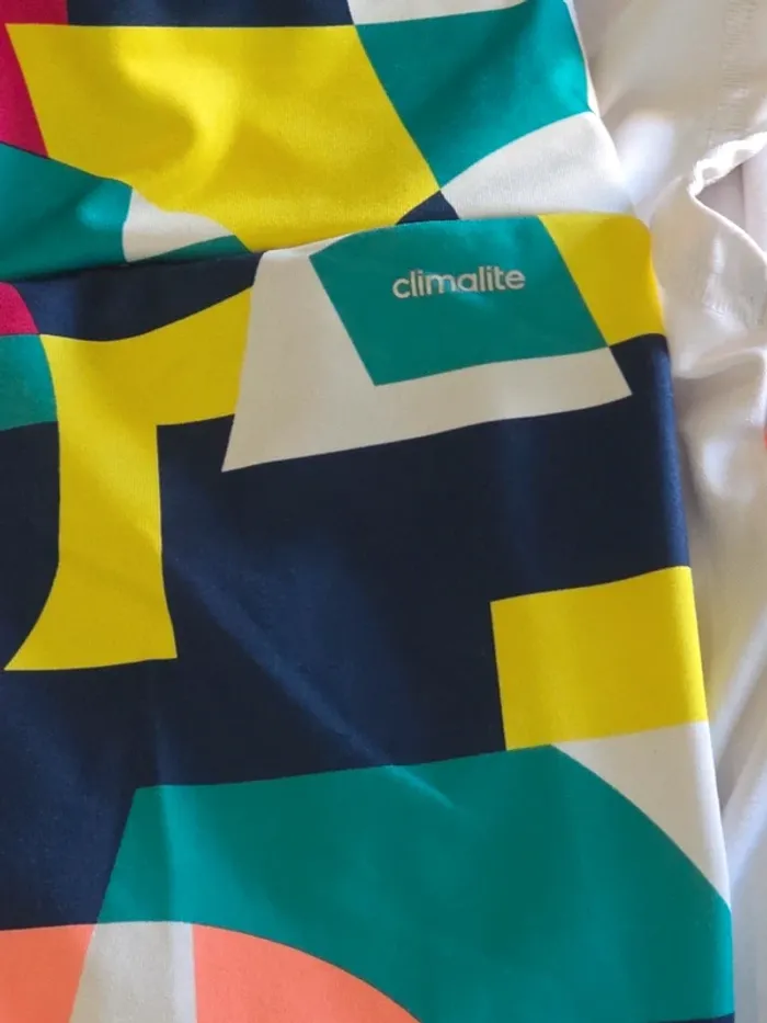Ensemble coloré tee-shirt manches courtes et cycliste - photo numéro 14
