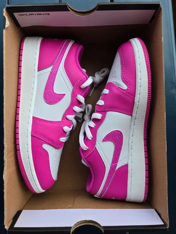 Nike air Jordan 1 low rose fuchsia neuves taille 38,5