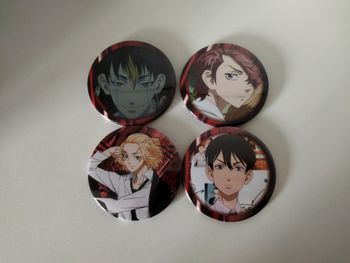 Tokyo Revengers Lot de 4 pin's collection
