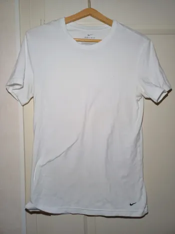 T-shirt unis Nike Dri-Fit