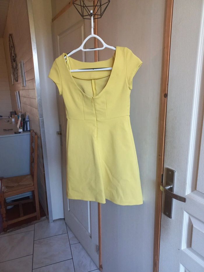 robe jaune - photo numéro 4