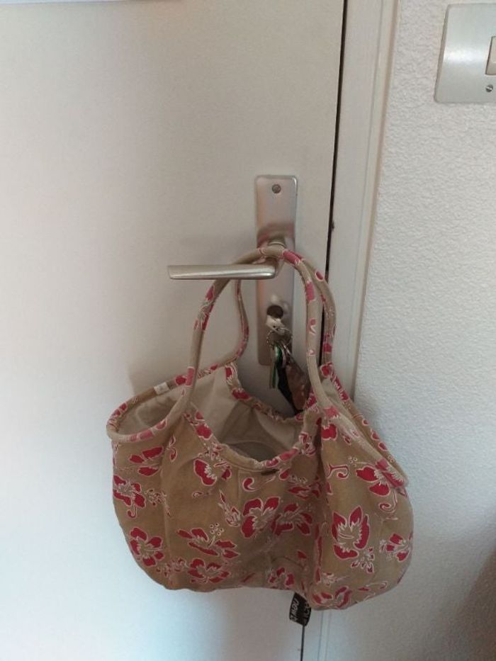 sac fourre tout en tissu forme arrondie