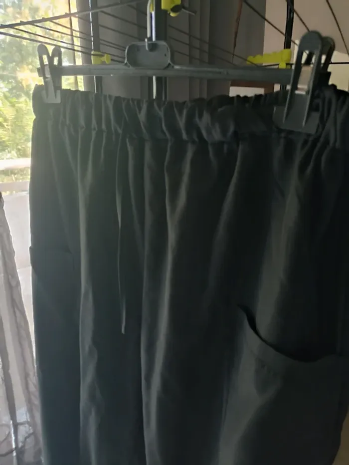 Joli pantalon léger et court en TBE - photo numéro 4