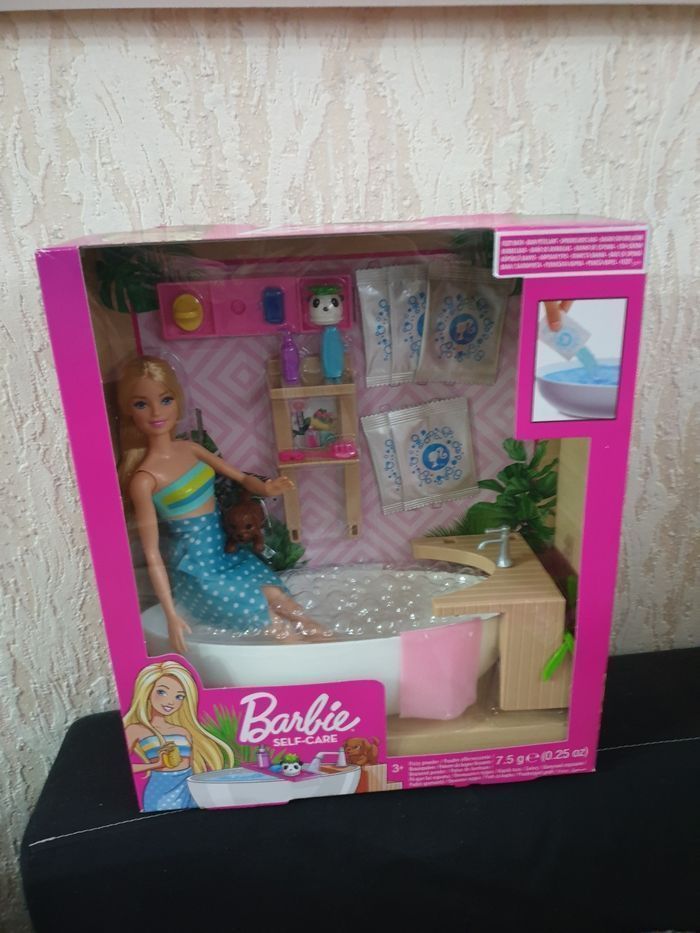 BARBIE DETENTE AU SPA MATTEL NEUF - photo numéro 1