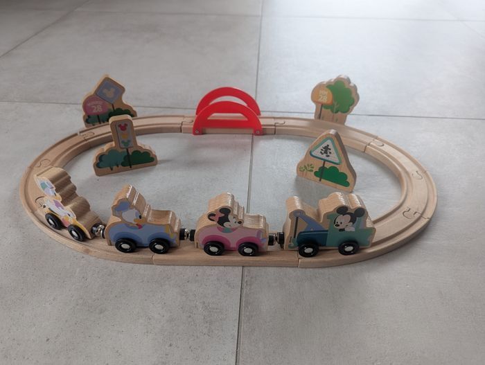 Circuit voiture bois Disney