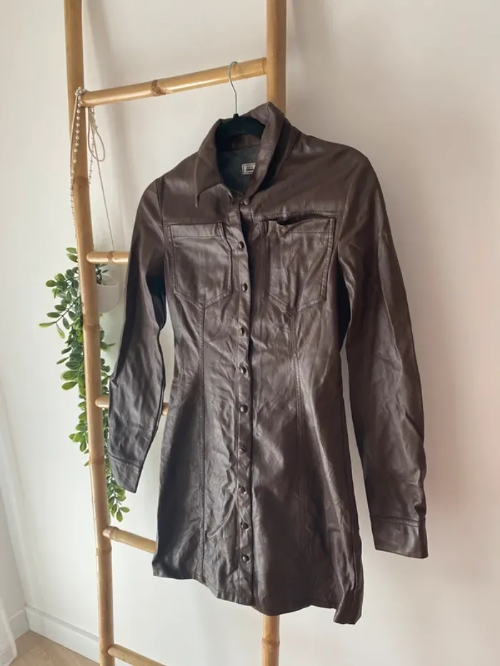 Robe en similicuir marron - photo numéro 2
