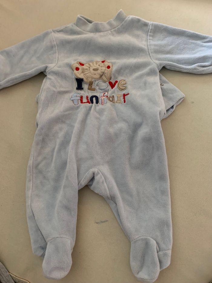 Lot 10 pyjamas 1 mois - photo numéro 4