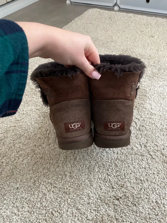 Ugg basse marrons - photo numéro 8