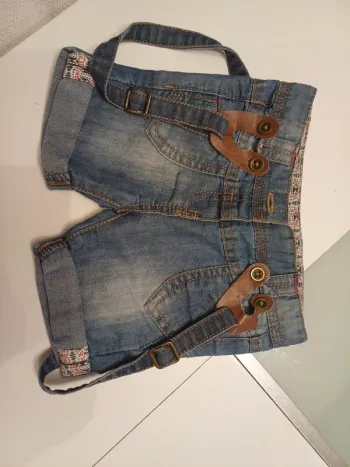 Short jeans