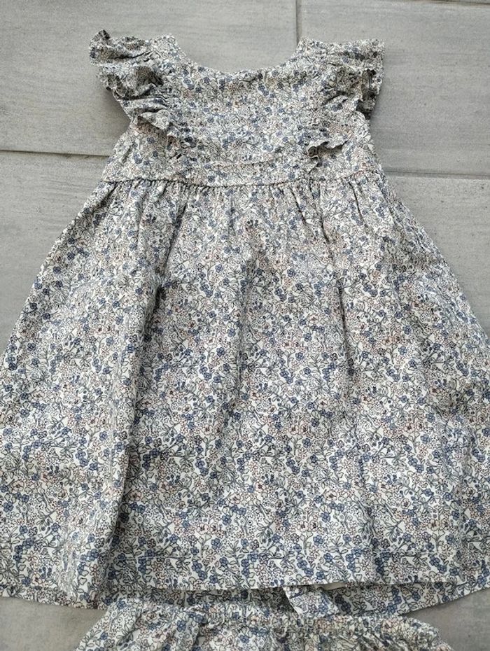 Lot n° 425 Robe Kiabi avec bloomer 18 mois - photo numéro 3