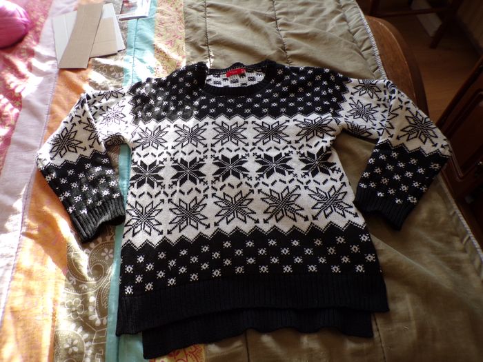 Pull de Noël noir et blanc T38/40 neuf