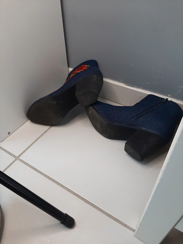 Bottines avec motif jean et fleurs brodées Refresh taille 9 - photo numéro 4