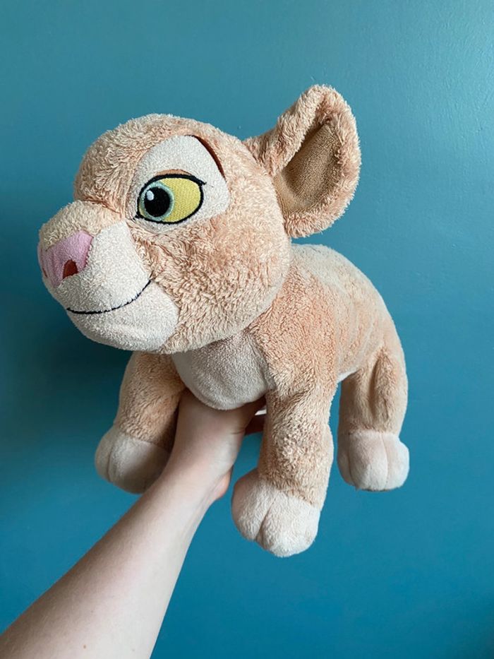 Peluche Nala grand format Disney - photo numéro 2