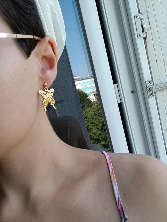 Jolies boucles d'oreilles papillons