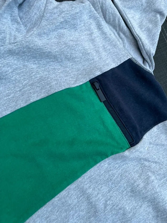 Sweat-shirt à capuche garçon 8 ans - photo numéro 2