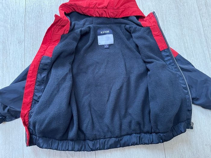 Veste à capuche rouge marine  Marque Kiabi  taille 3 ans - photo numéro 5