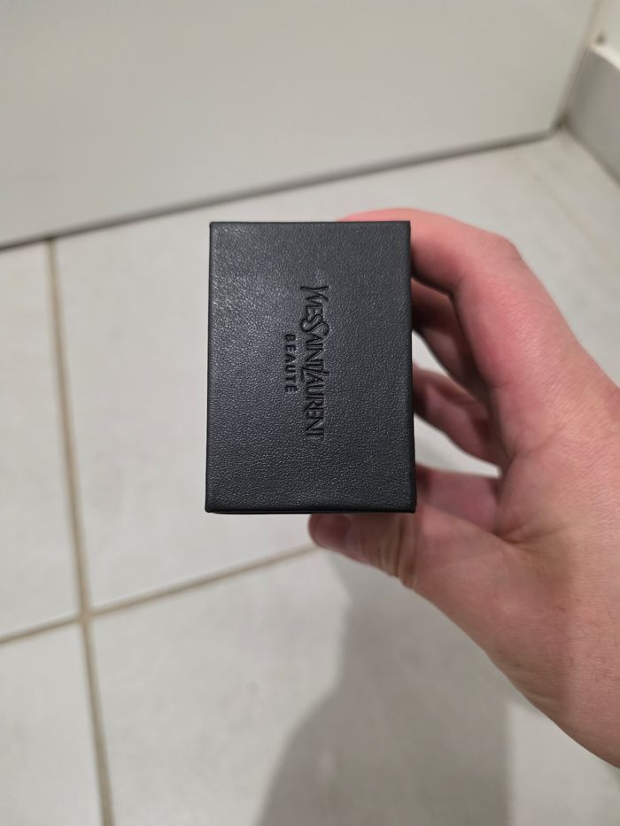 Boite collector parfum Libre Yves Saint Laurent - photo numéro 6