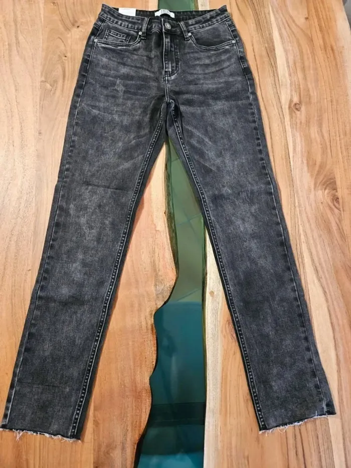 Jean skinny noir délavé R. Display - Taille 34 - Neuf avec étiquette - photo numéro 2
