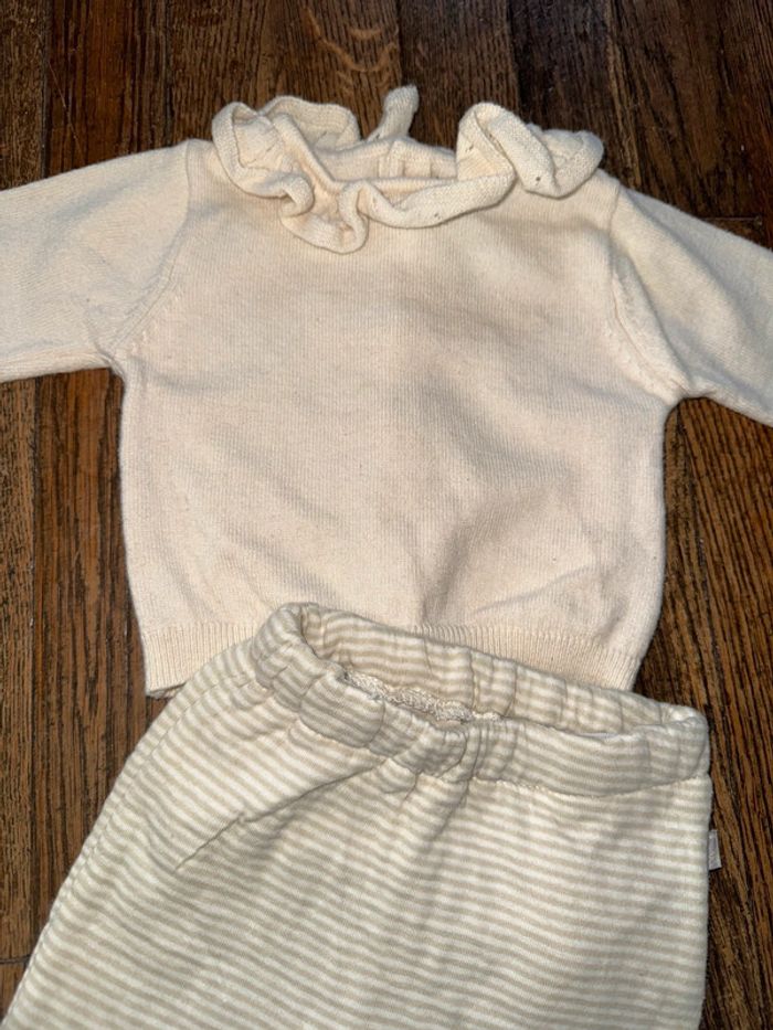 Pull maille Kiabi boutonné dans le dos et bas molleton tao - photo numéro 2