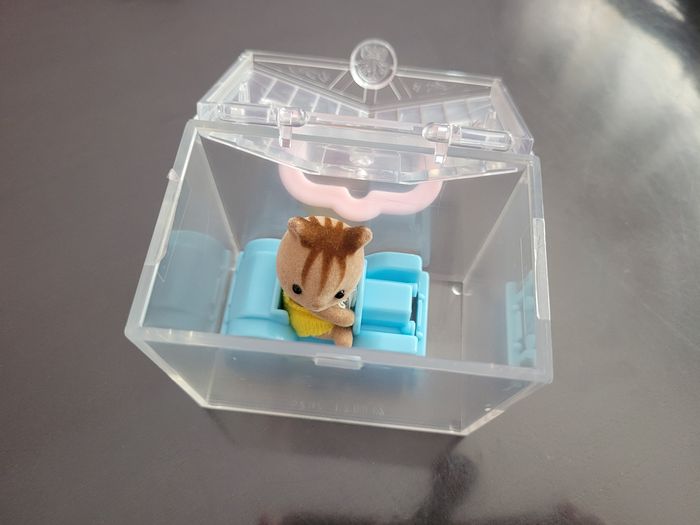 Sylvanian Families 5203 Valisette bébé Écureuil et voiture - photo numéro 3