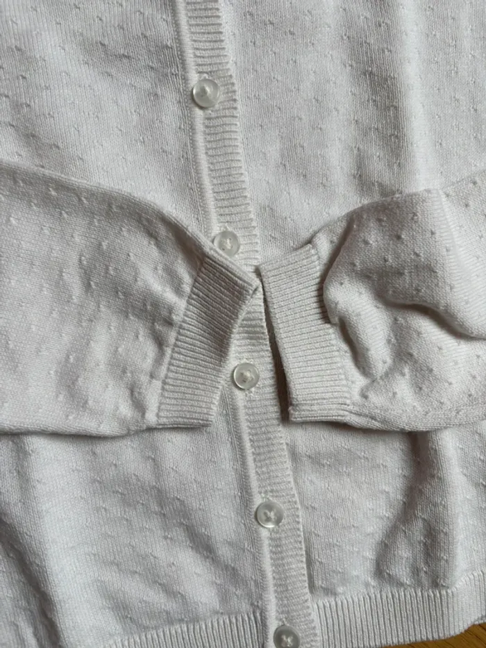 Gilet blanc C&A 8 ans - photo numéro 3