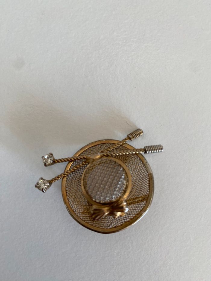 Broche vintage Chapeau en métal doré - photo numéro 9