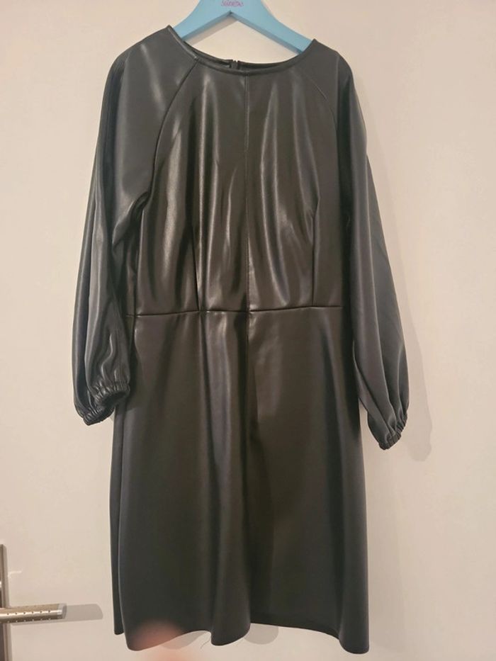 Robe cuir taille S ttbe