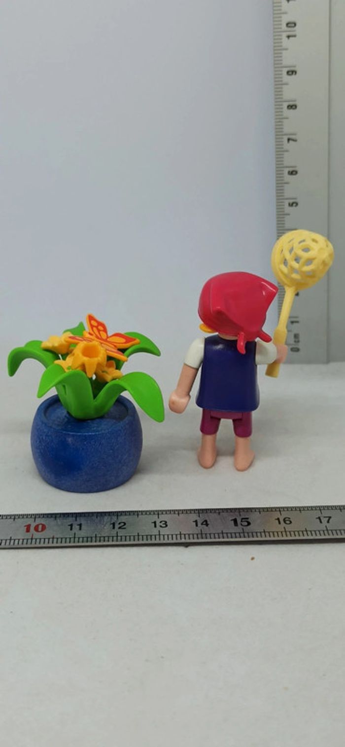 Enfant fille avec épuisette et plante avec papillon playmobil - photo numéro 2