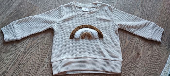Ensemble jean et pull en très bon état taille 9 mois - photo numéro 2