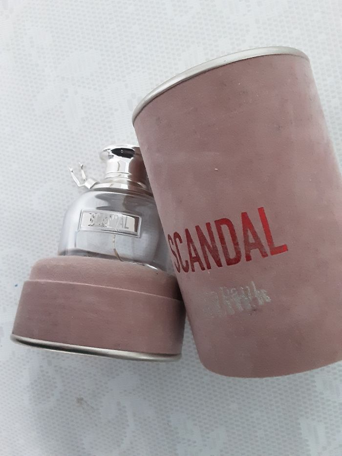 Boîte et vaporisateur vide de 30ml marque scandal de jean Paul gaultier - photo numéro 3