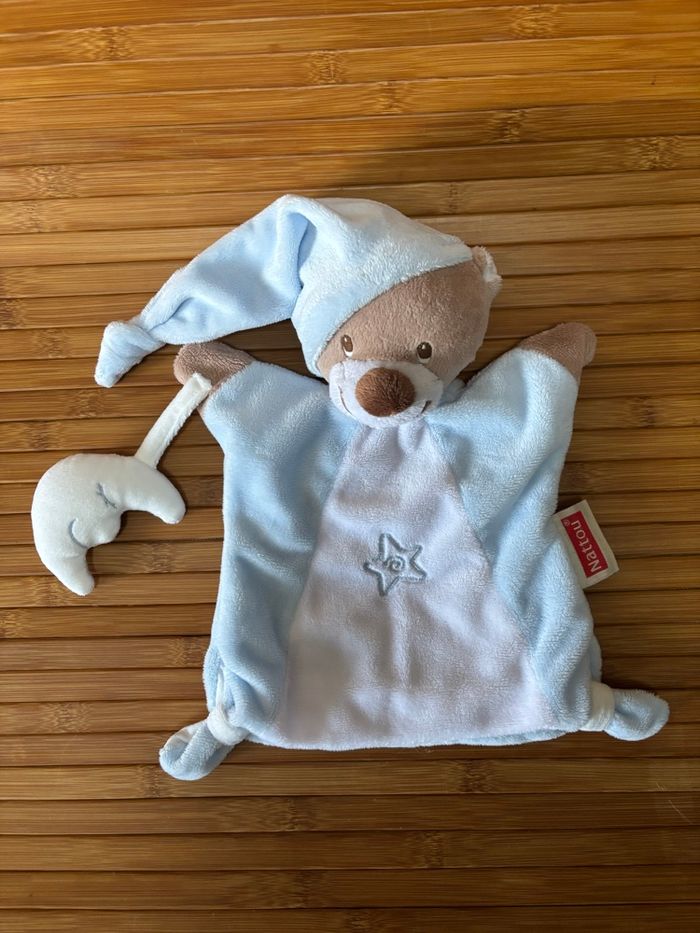 Neuf doudou marionnette ours bleu blanc lune nattou - photo numéro 2