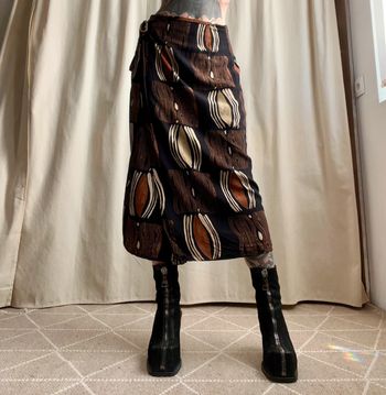 Jupe mi-longue portefeuille marron 70s Kitsch vintage made in UK - Taille M