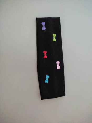 Bandeau avec noeuds multicolores