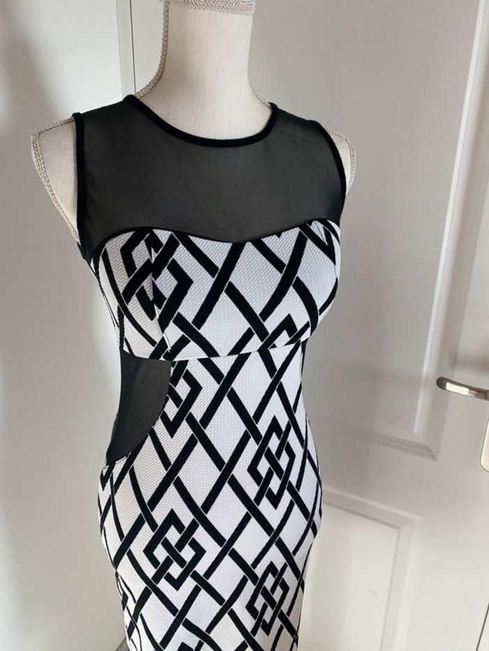Robe noir et blanc - photo numéro 2
