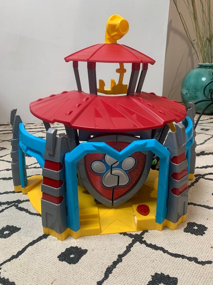 Quartier général pat patrouille dino avec Rex et son véhicule - photo numéro 3