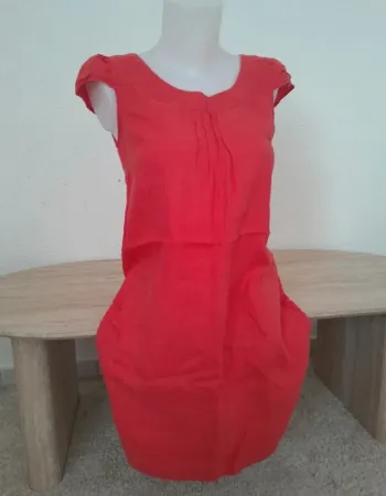 Magnifique Robe rouge en Lin NafNaf Taille 36/S