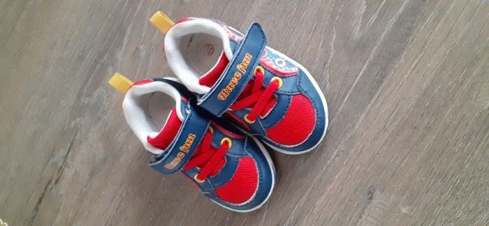 baskets Mickey Mouse clignotantes - photo numéro 2