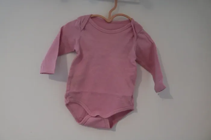 Lot bodies hiver fille 6 mois - photo numéro 6