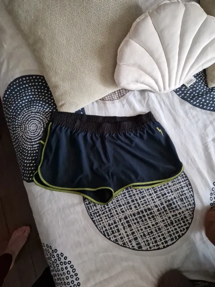 Short sport undiz taille L