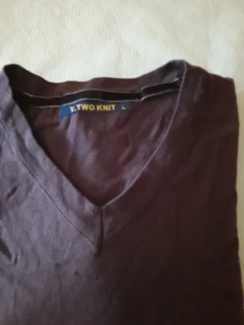 Pull leger taille L. Tbe