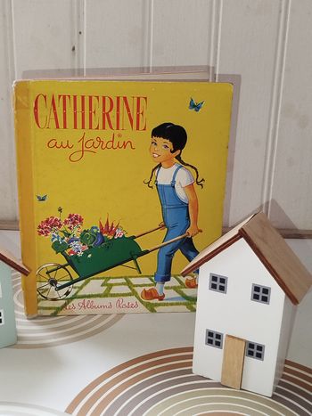 📚 Vintage Hachette Les albums Roses Catherine au jardin