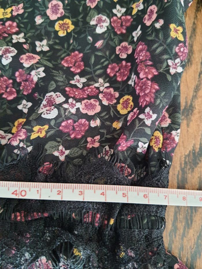 Jolie Blouse noir fleuries H&M eur 46 - photo numéro 18