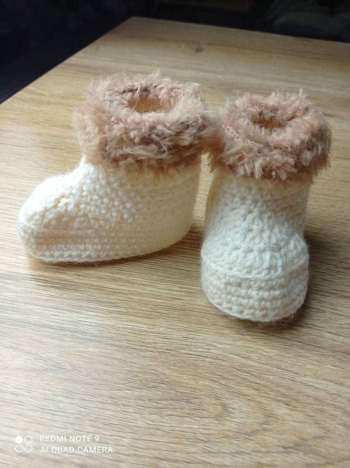 Chaussons fait mains 3/6 mois