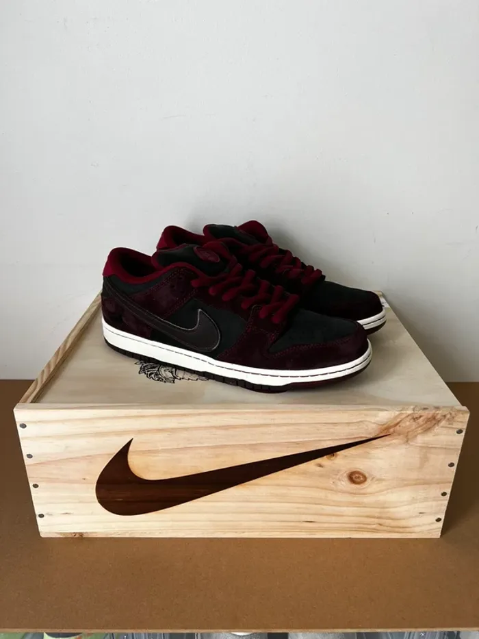 Nike SB Dunk Low Riot Skateshop Spécial Box - 44 - photo numéro 2
