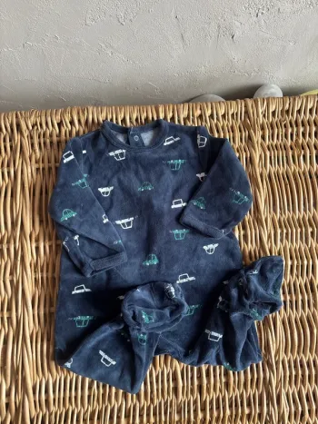 Pyjama garçon 9mois en très bon état
