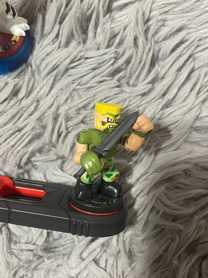 4 figurines Akedo - photo numéro 5