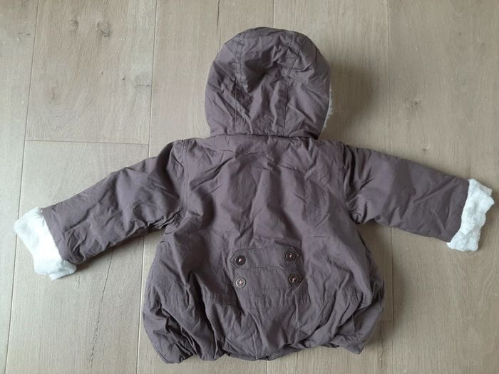 Doudoune / manteau bébé fille 6 mois - photo numéro 3