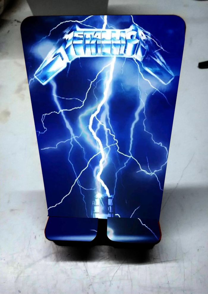 support téléphone motif metallica neuf